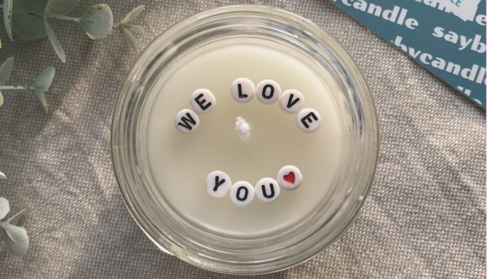 nến thơm khắc chữ